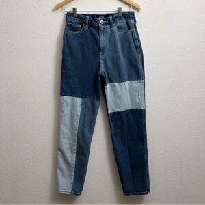 98% Cotton Hollister Ultra High Rise Mom Jean size 7R